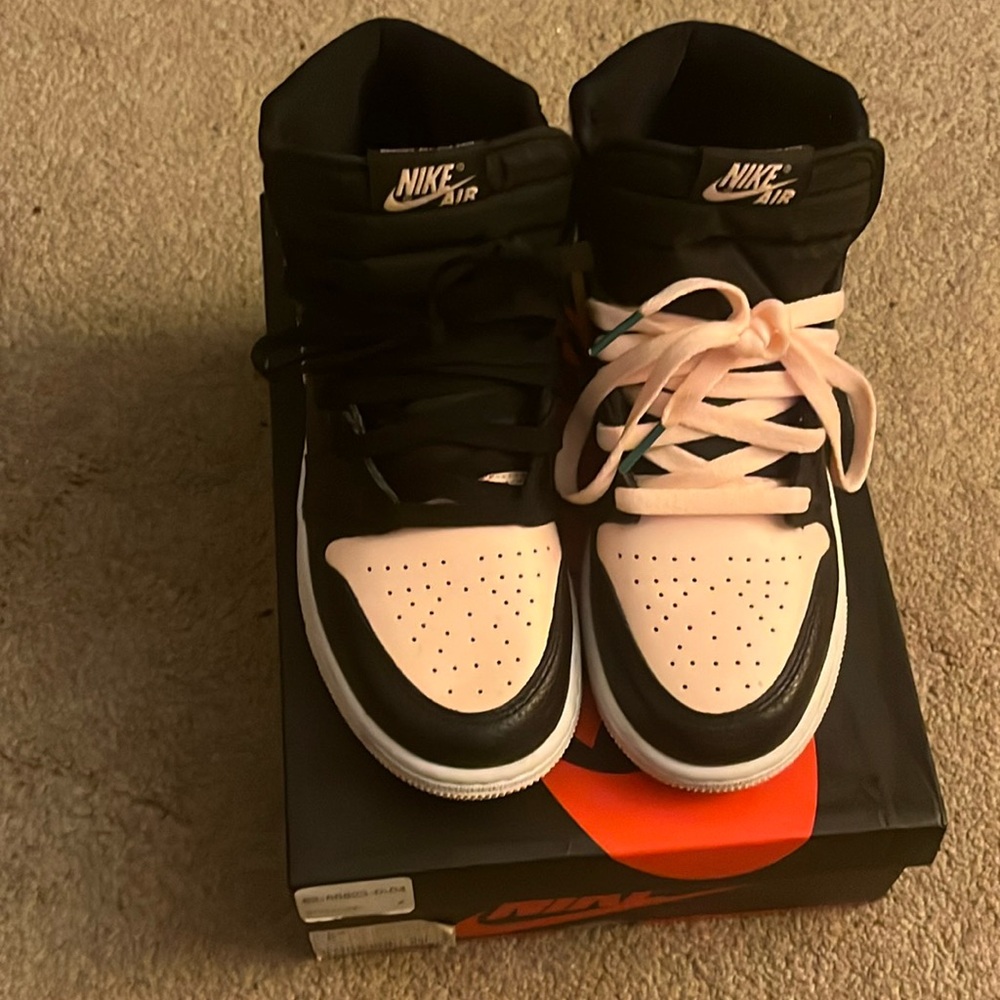 Air Jordan 1s Crimson black white